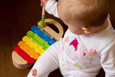 What Color Toys Are Best for Babies? [Our Research-Driven Answer]