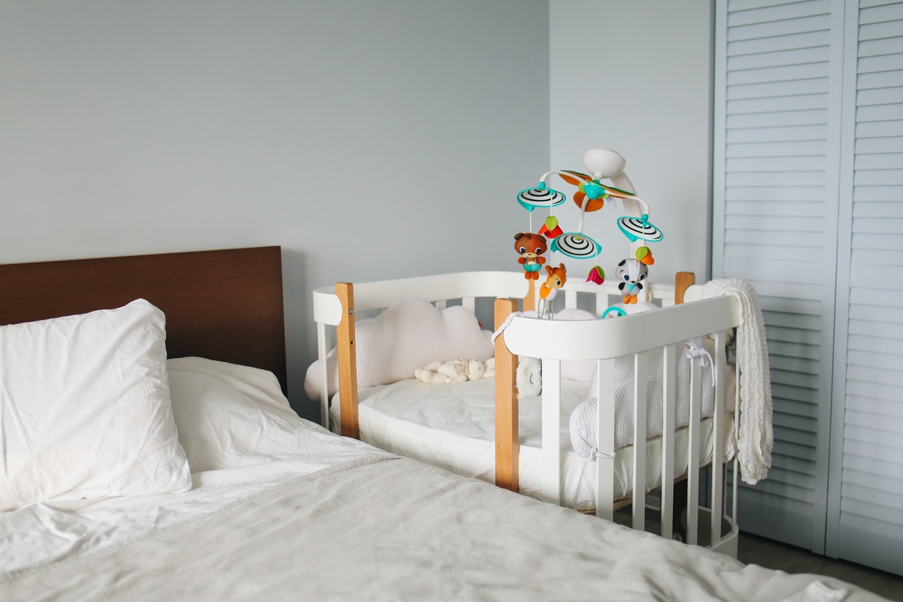5 Best Next To Me Cribs [2022 Guide] - The Dingle Dangle 